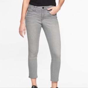 Athelta light gray mid rise cropped skinny Jean